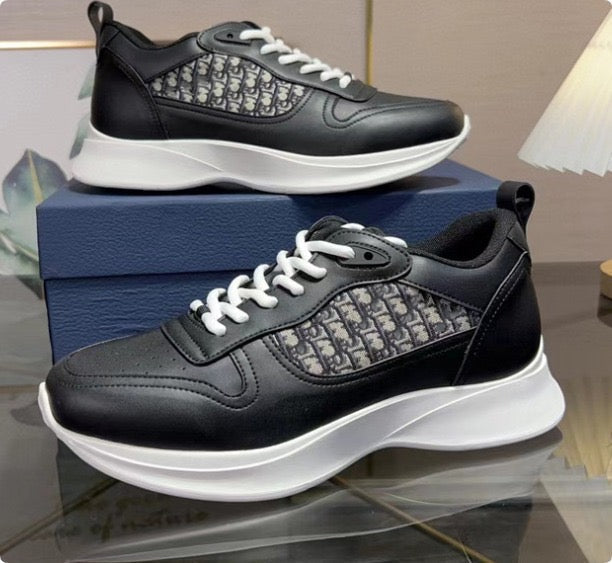 Holly Sneaker