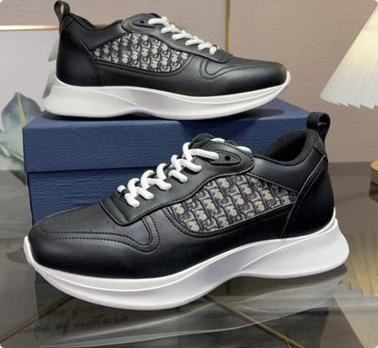 Holly Sneaker